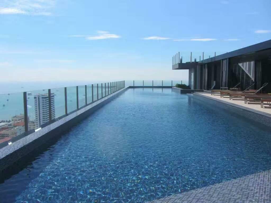 The Base Central Pattaya Dış mekan fotoğraf